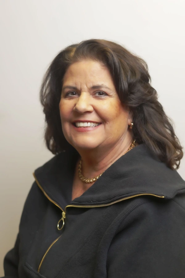 Lori Davie, Metro Kirsch Agent